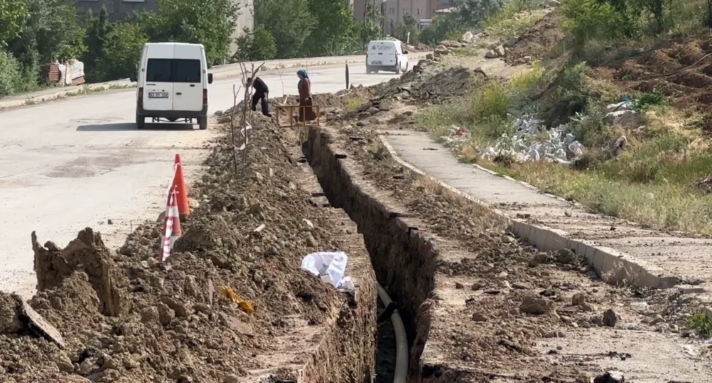 Yüksekova Pizok evlerine doğalgaz hattı çekilmeye başladı