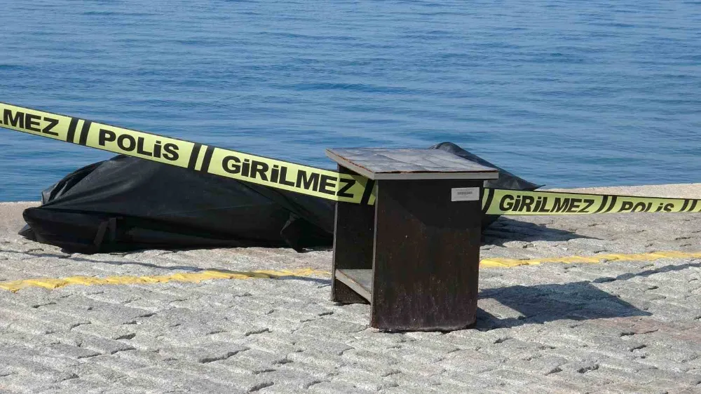 Denizde erkek cesedi bulundu