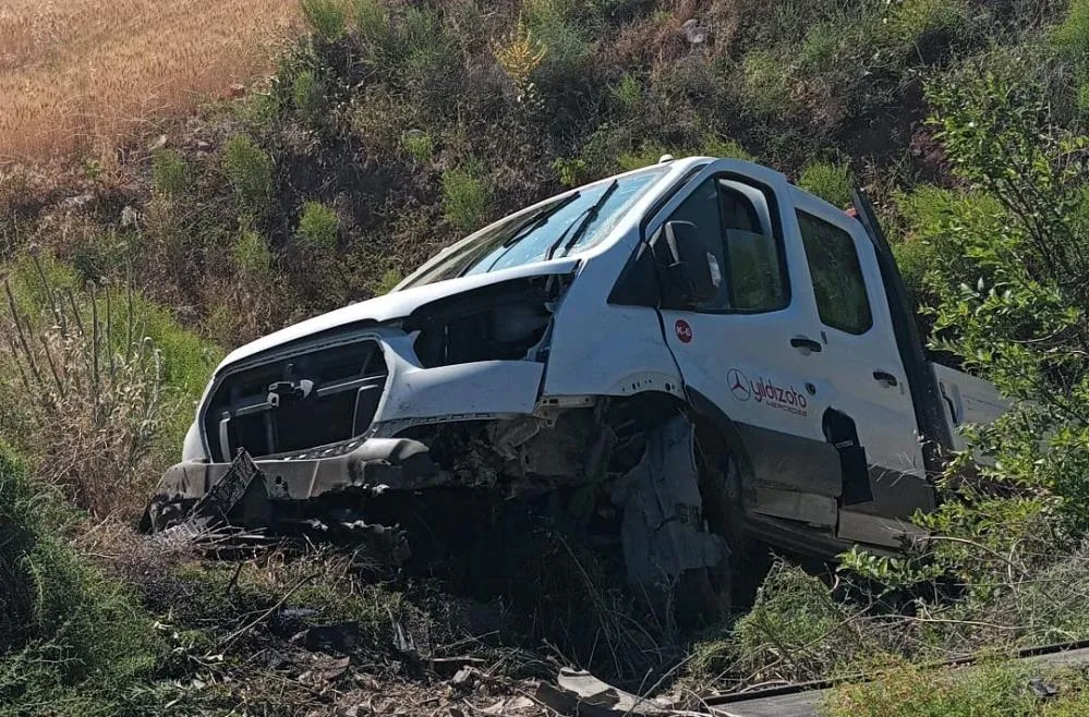Malatya-Sivas yolunda kamyonet kontrolden çıktı