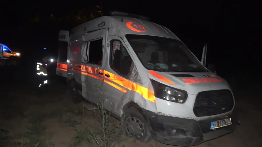 Elazığ’da ambulans şarampole uçtu