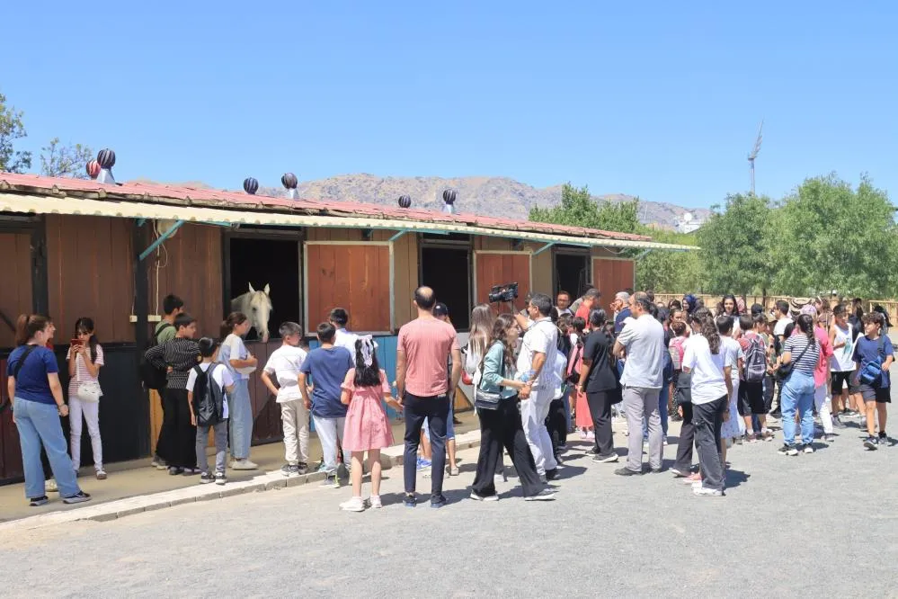 Elazığ’da çocuklar doyasıya gezdi
