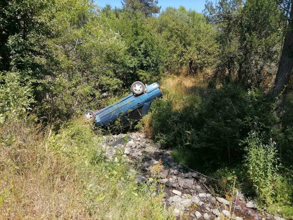 Kastamonu’da yeni evli çift, kazada yaralandı
