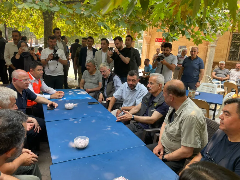 Bakan Uraloğlu, Karahıdır ve İğdir Mahallesi