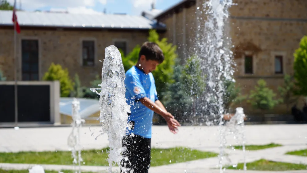 Bayburt’ta artan sıcaklarla beraber güneş çarpması tehlikesi de büyüyor