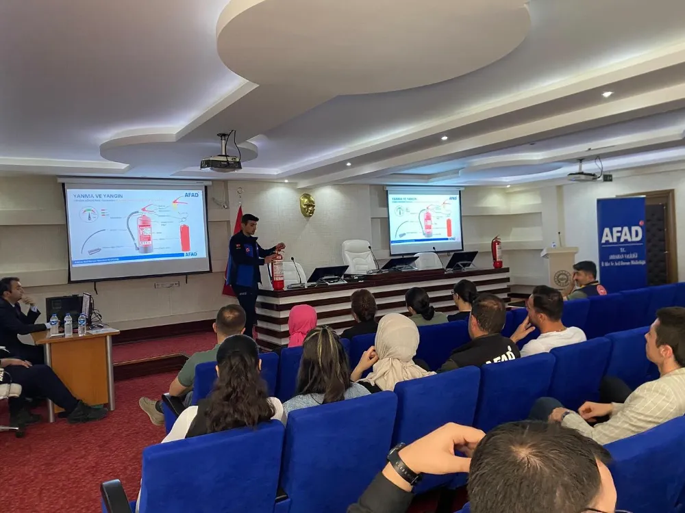 Valilik çalışanlarına yangın eğitimi
