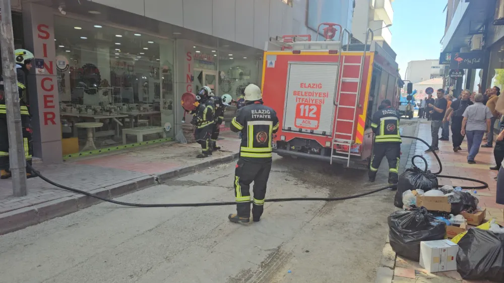 Elazığ’da apartman dairesinde korkutan yangın
