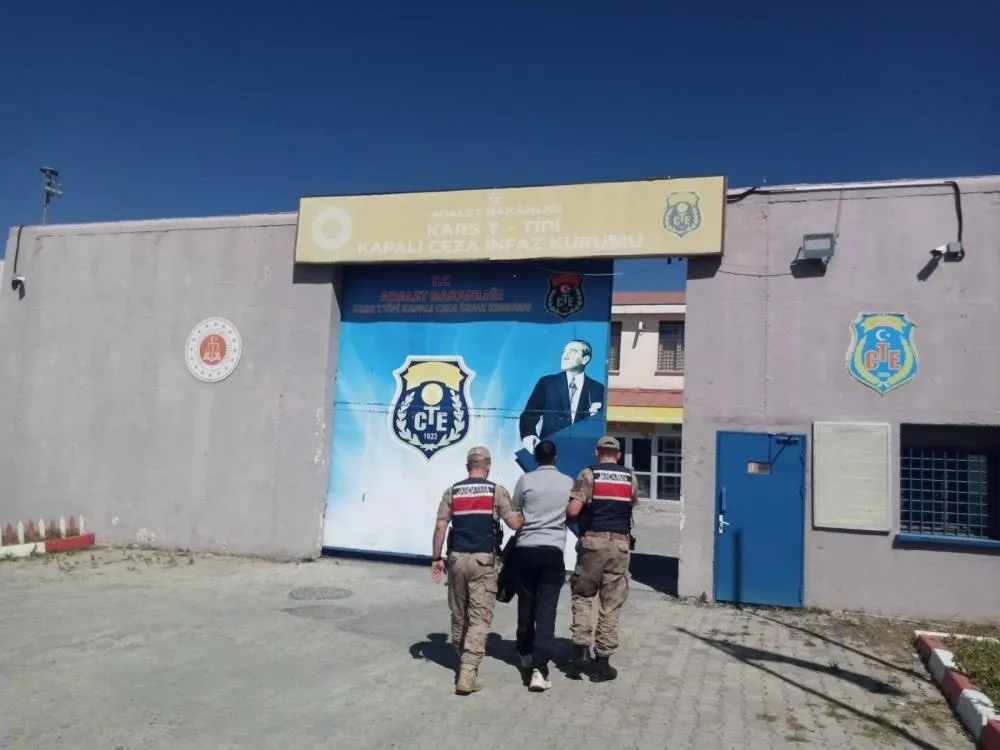Arpaçay’da 22 suç kaydıyla aranan 1 kişi yakalandı