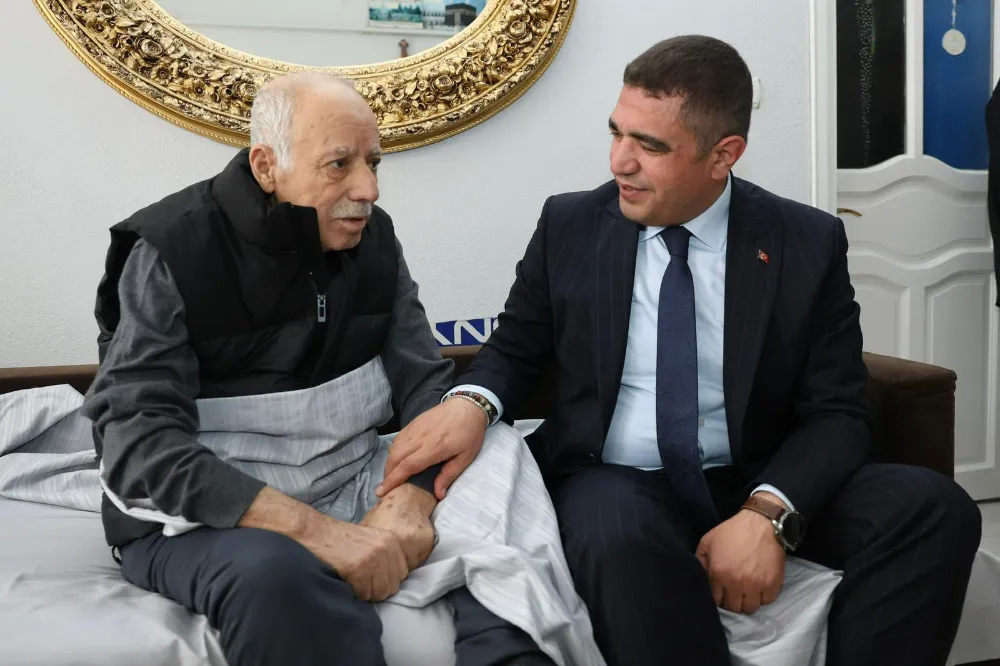 Şehit babasına geçmiş olsun ziyareti