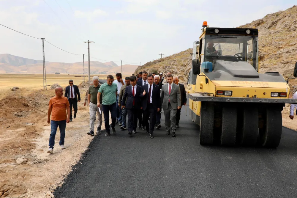 Bitlis İl Özel İdaresinin köy yolları çalışmaları