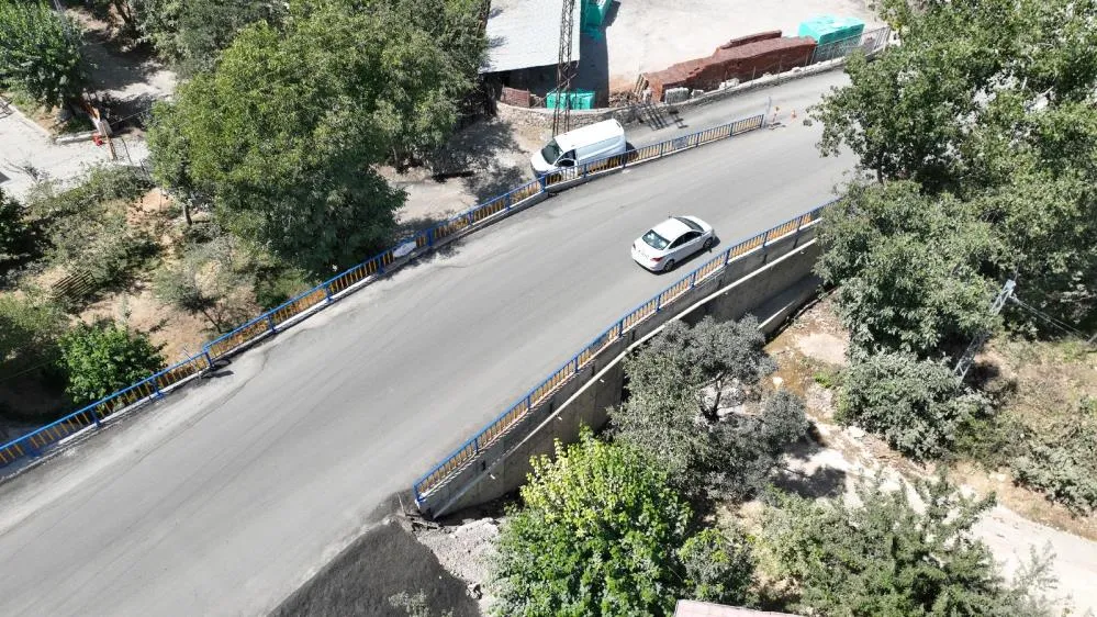 Konak Mahallesi’nde depremde zarar gören köprü ve yol yenilendi