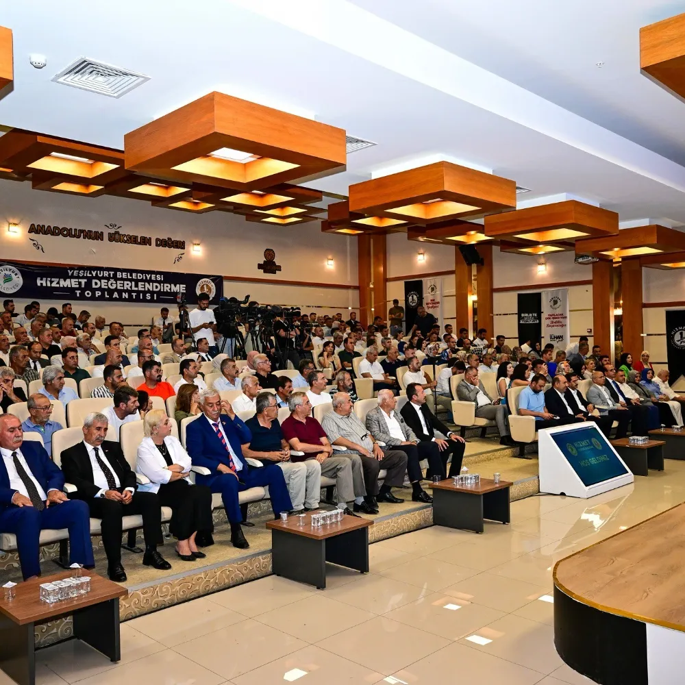 Yeşilyurt Belediyesi hizmet değerlendirme toplantısı yoğun ilgi gördü