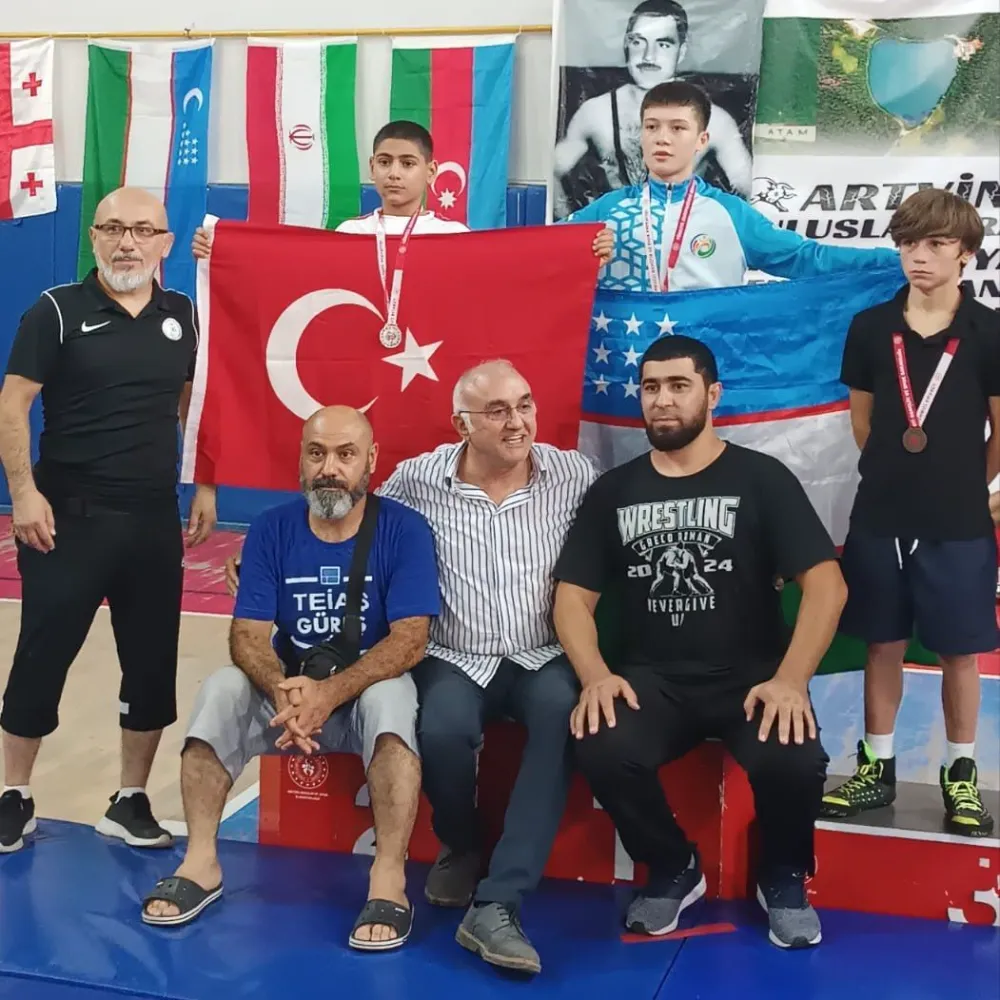 Elazığlı genç pehlivanlardan uluslararası başarı