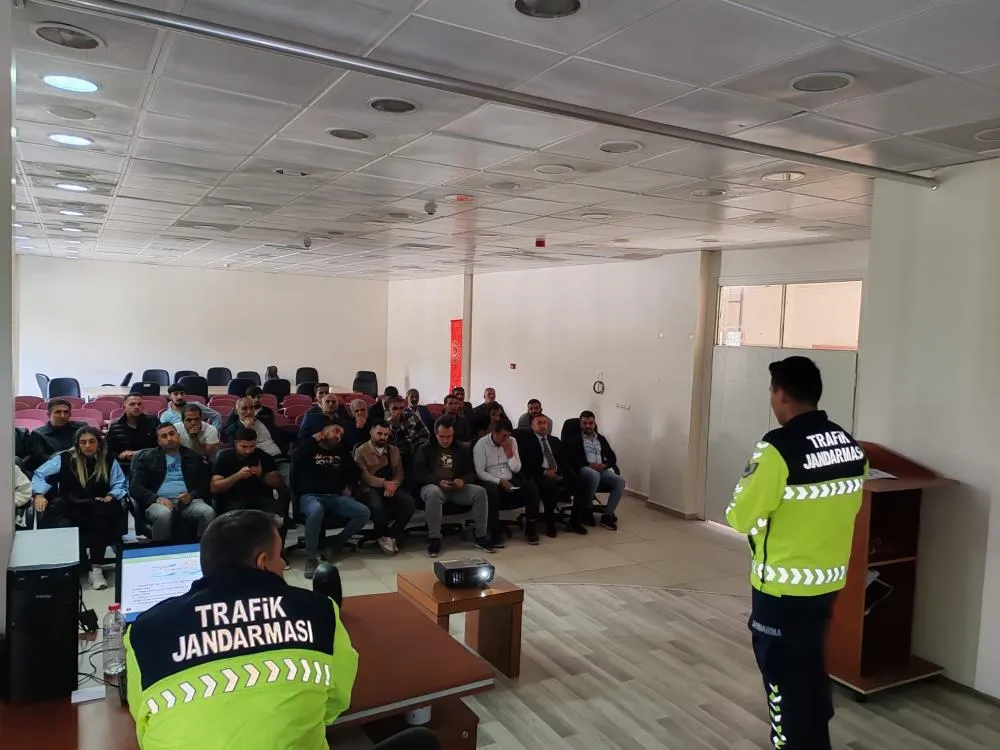 Patnos’ta tarım araçları sürücülerine bilgilendirme semineri