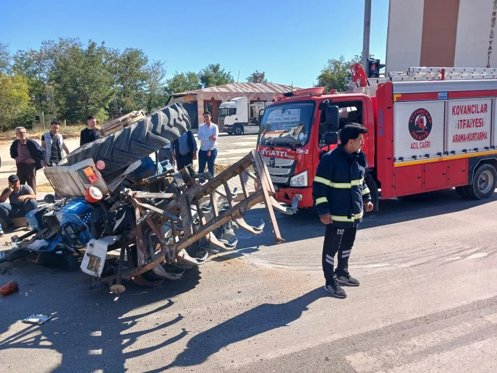 Elazığ’da traktör devrildi; 2 yaralı